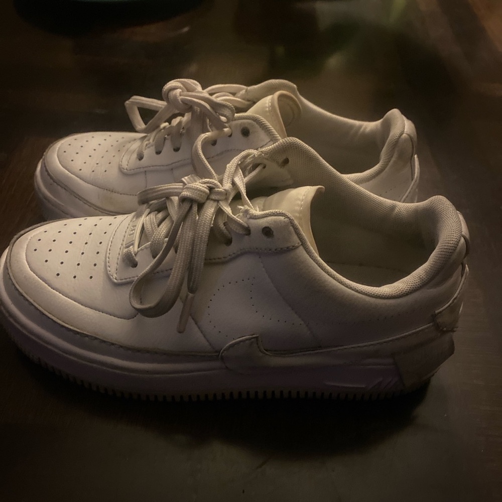 Size 7 Women Nike Airforce One Jester 🤍